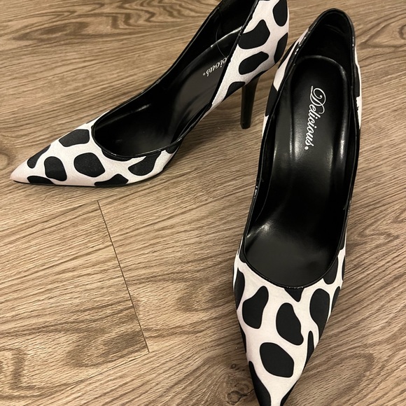 Cow print heels - Picture 4 of 6